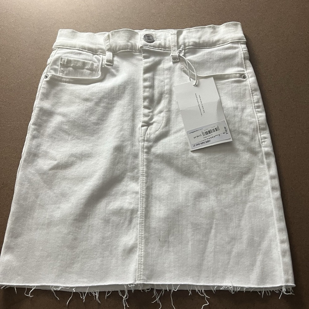 FRAME Le One Mini Skirt White Denim Raw Hem Size 1 NWT Stretch High Rise Chic